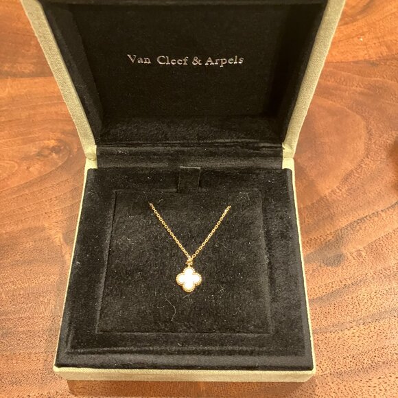 Authentic Sweet Alhambra Necklace - Picture 8 of 15